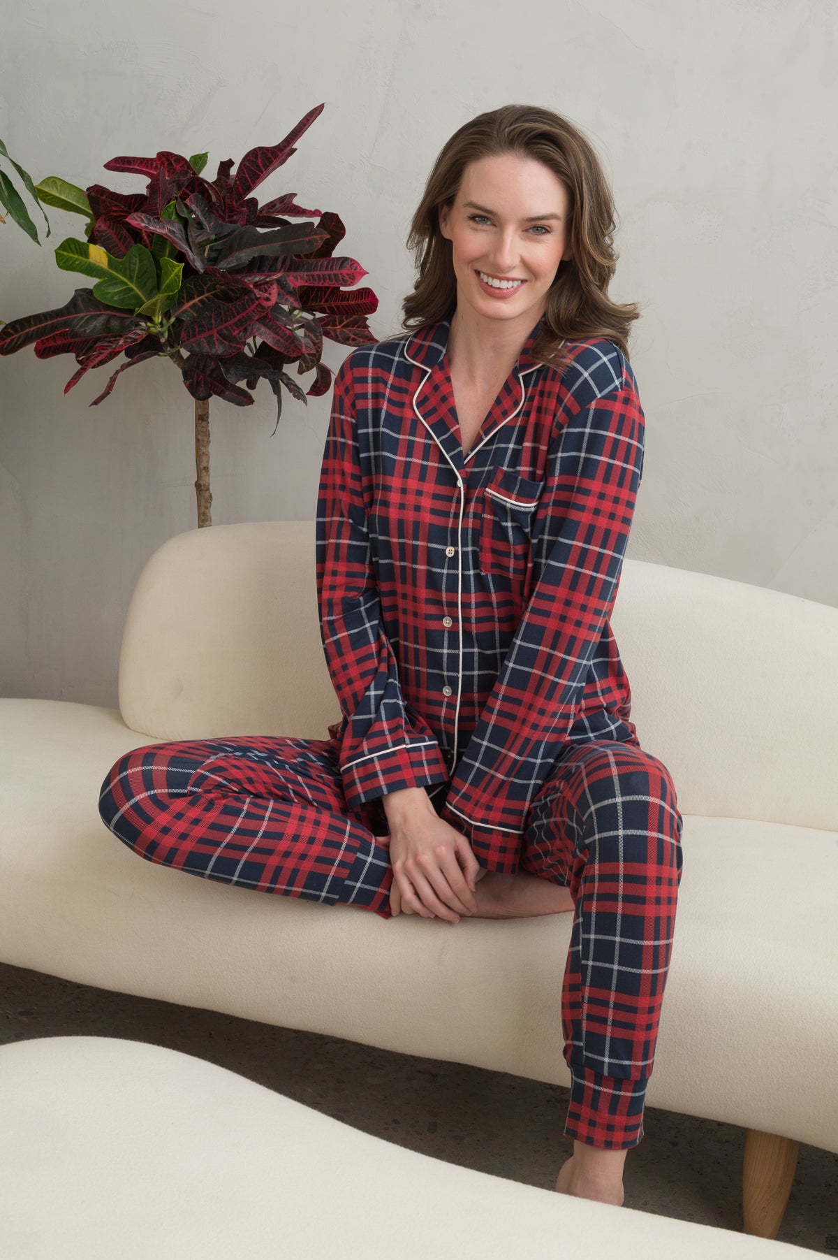 NOTCH COLLAR TOP & JOGGER PAJAMA GIFT SET